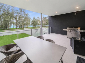 Lakedge Home